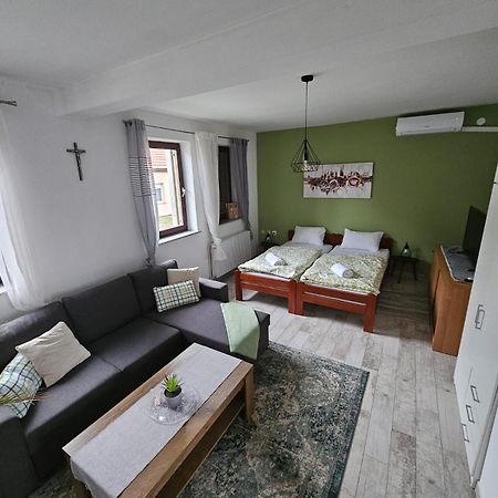 Studio Apartman Dora Илок Екстериор снимка
